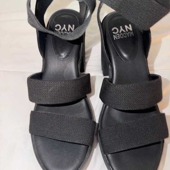 Steve Madden Black Chunky Heel Sandals - Picture 8 of 9